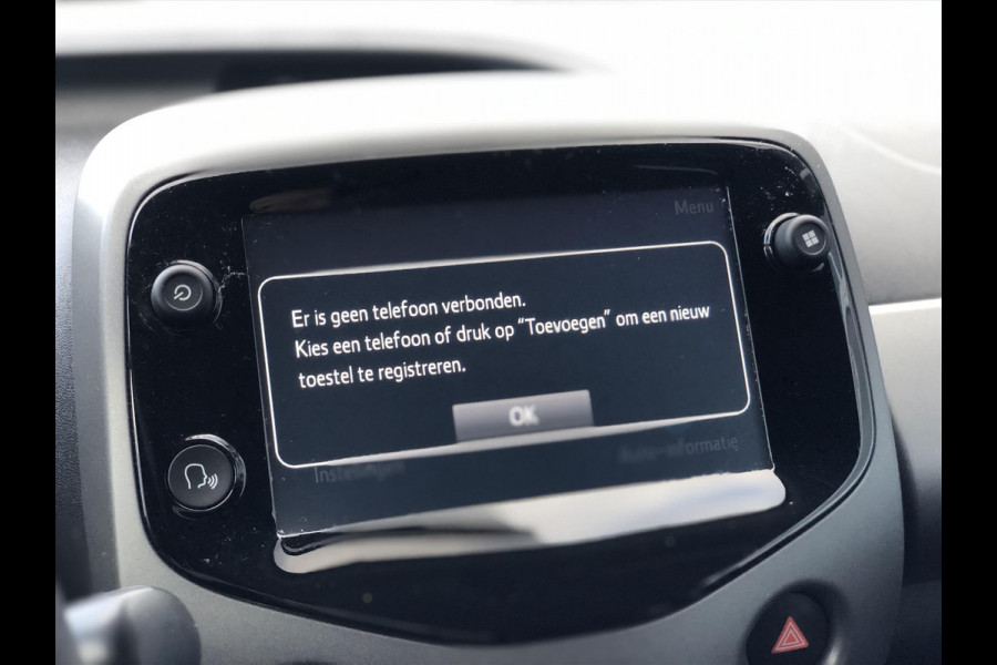 Toyota Aygo 1.0 VVT-i 72pk X-Cite | Lichtmetalen velgen, Privcay Glass, Apple CarPlay/Android Auto, Climate control, Eerste eigenaar