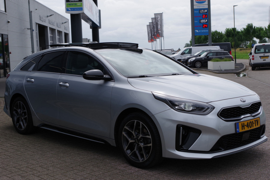 Kia ProCeed 1.4 T-GDI 140 PK GT-Line, Schuif-Kantel Dak, Trekhaak, Sportstoelen, Carplay, Camera