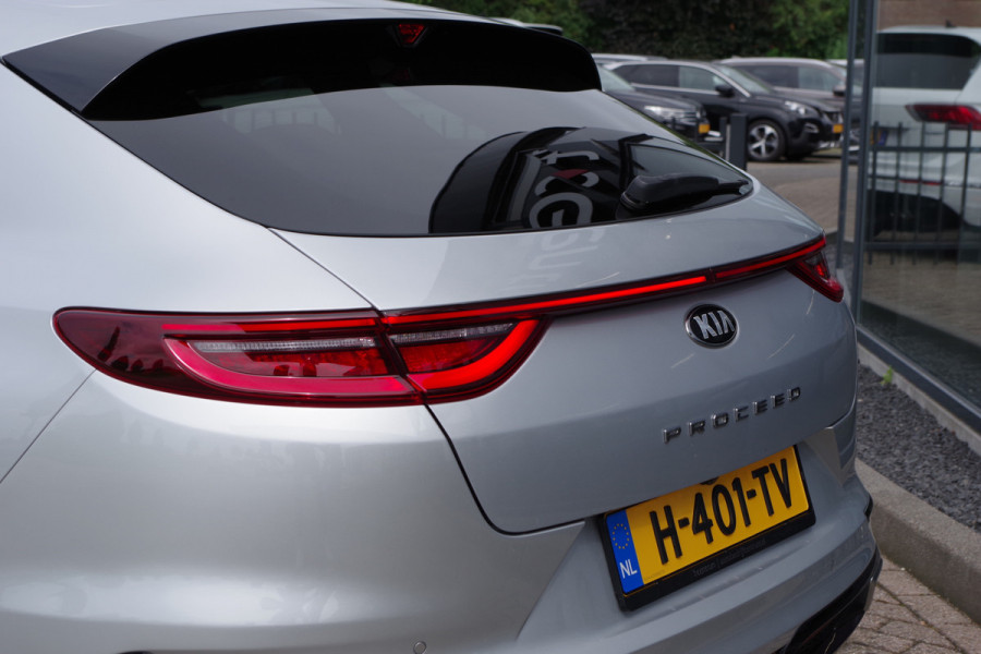 Kia ProCeed 1.4 T-GDI 140 PK GT-Line, Schuif-Kantel Dak, Trekhaak, Sportstoelen, Carplay, Camera