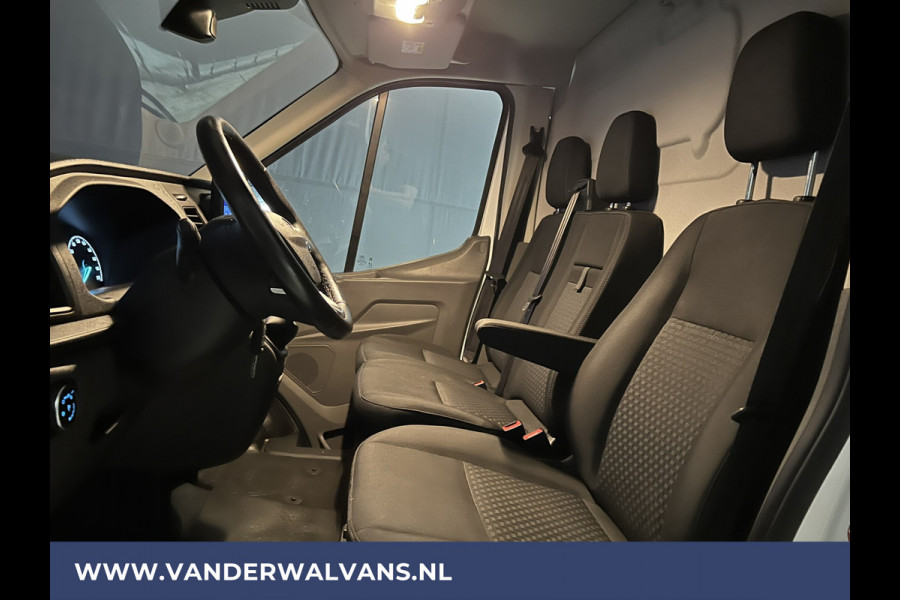 Ford Transit 2.0 TDCI 131pk L3H2 Euro6 Airco | Camera | Navigatie | Apple Carplay Cruisecontrol, LED, Parkeersensoren, Stoelverwarming, Verwarmde voorruit, Bijrijdersbank