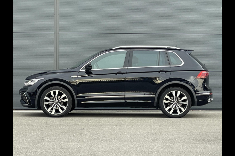 Volkswagen Tiguan 1.5 TSI R-Line Business | Panoramadak | Matrixlampen | Achteruitrijcamera | Zwenkbare Trekhaak | Sfeerverlichting |