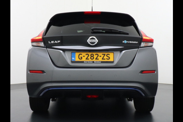 Nissan Leaf 62 kWh Grootste ACCU! Apple Carplay Android Auto Navi Ecc Bluetooth DAB Camera Trekhaak Keyless Adapt.Cruise-Control Led DAB Sto Verwarmd Lederen Stuur Isofix e+ N-Connecta