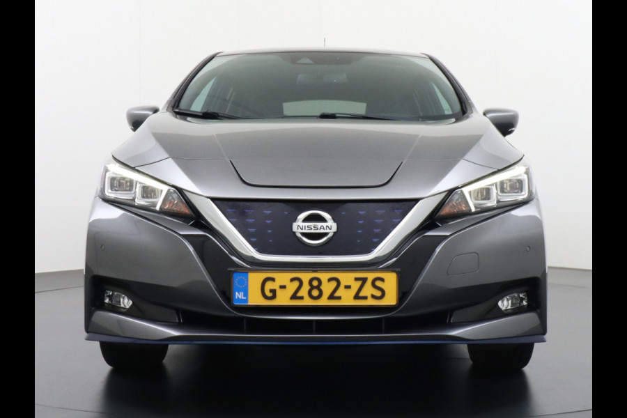 Nissan Leaf 62 kWh Grootste ACCU! Apple Carplay Android Auto Navi Ecc Bluetooth DAB Camera Trekhaak Keyless Adapt.Cruise-Control Led DAB Sto Verwarmd Lederen Stuur Isofix e+ N-Connecta