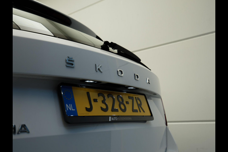 Škoda Fabia Combi 1.0 TSI Sport Edition (APPLE CARPLAY,LED,CRUISE,CLIMATE,PARKEERSENSOREN,LM-VELGEN,NIEUWE APK,TOPCONDITIE)