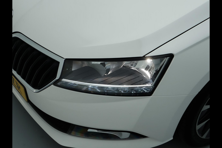 Škoda Fabia Combi 1.0 TSI Sport Edition (APPLE CARPLAY,LED,CRUISE,CLIMATE,PARKEERSENSOREN,LM-VELGEN,NIEUWE APK,TOPCONDITIE)