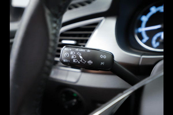 Škoda Fabia Combi 1.0 TSI Sport Edition (APPLE CARPLAY,LED,CRUISE,CLIMATE,PARKEERSENSOREN,LM-VELGEN,NIEUWE APK,TOPCONDITIE)