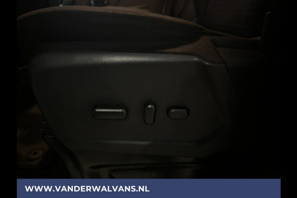 Ford Transit 2.0 TDCI 131pk L3H2 Euro6 Airco | Navigatie | Camera | Cruisecontrol Apple Carplay, Android Auto, Stoelverwarming, verwarmde voorruit, Parkeersensoren, Bijrijdersbank