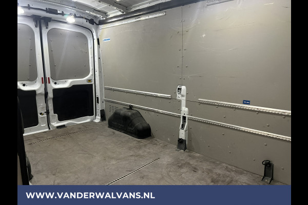 Ford Transit 2.0 TDCI 131pk L3H2 Euro6 Airco | Navigatie | Camera | Cruisecontrol Apple Carplay, Android Auto, Stoelverwarming, verwarmde voorruit, Parkeersensoren, Bijrijdersbank