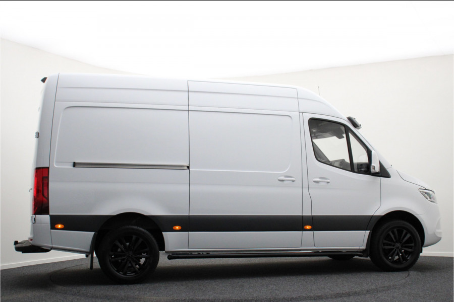 Mercedes-Benz Sprinter 317 1.9 CDI L2H2 Automaat 3-Zits, Leer, Airco, Cruise, Camera, Apple Carplay, LED, Trekhaak, 18''