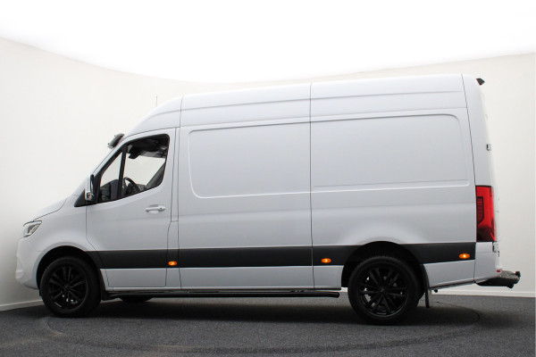 Mercedes-Benz Sprinter 317 1.9 CDI L2H2 Automaat 3-Zits, Leer, Airco, Cruise, Camera, Apple Carplay, LED, Trekhaak, 18''