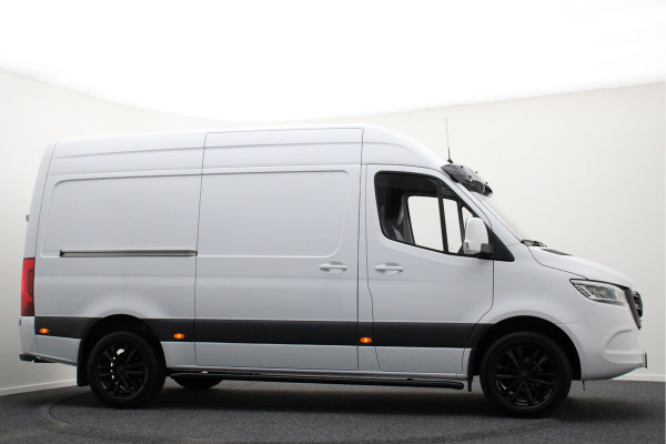 Mercedes-Benz Sprinter 317 1.9 CDI L2H2 Automaat 3-Zits, Leer, Airco, Cruise, Camera, Apple Carplay, LED, Trekhaak, 18''