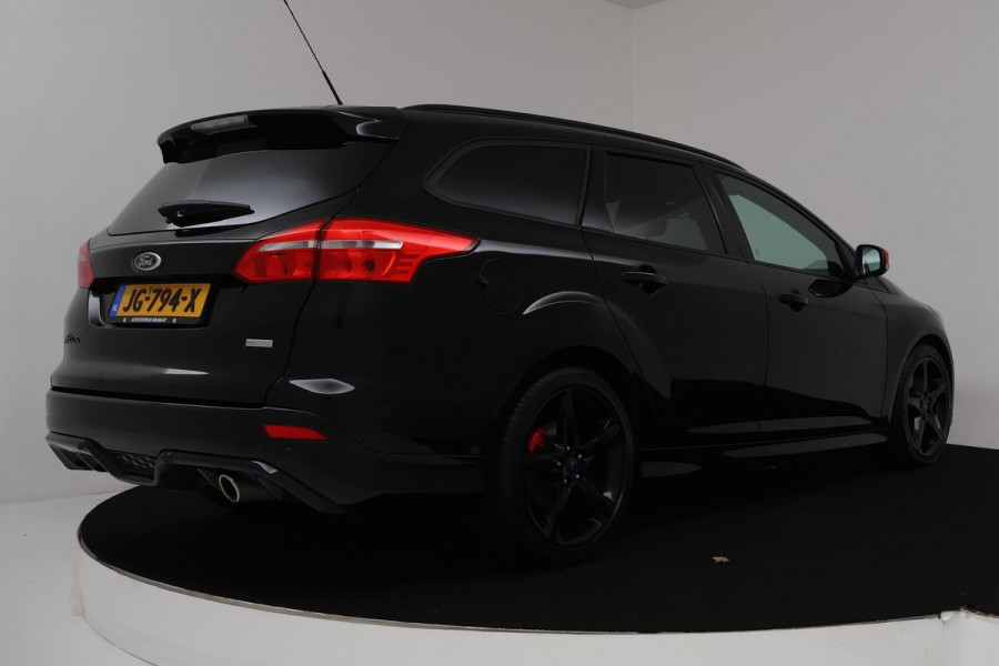 Ford FOCUS Wagon 1.5 Black Edition (NAVIGATIE, PARKEERSENSOREN, CRUISE, MULTIMEDIA, LM VELGEN)