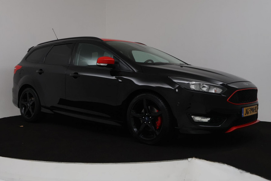 Ford FOCUS Wagon 1.5 Black Edition (NAVIGATIE, PARKEERSENSOREN, CRUISE, MULTIMEDIA, LM VELGEN)