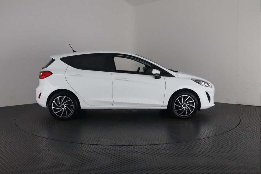 Ford Fiesta 1.1 ALL WHITE NAVIGATIE AIRCO