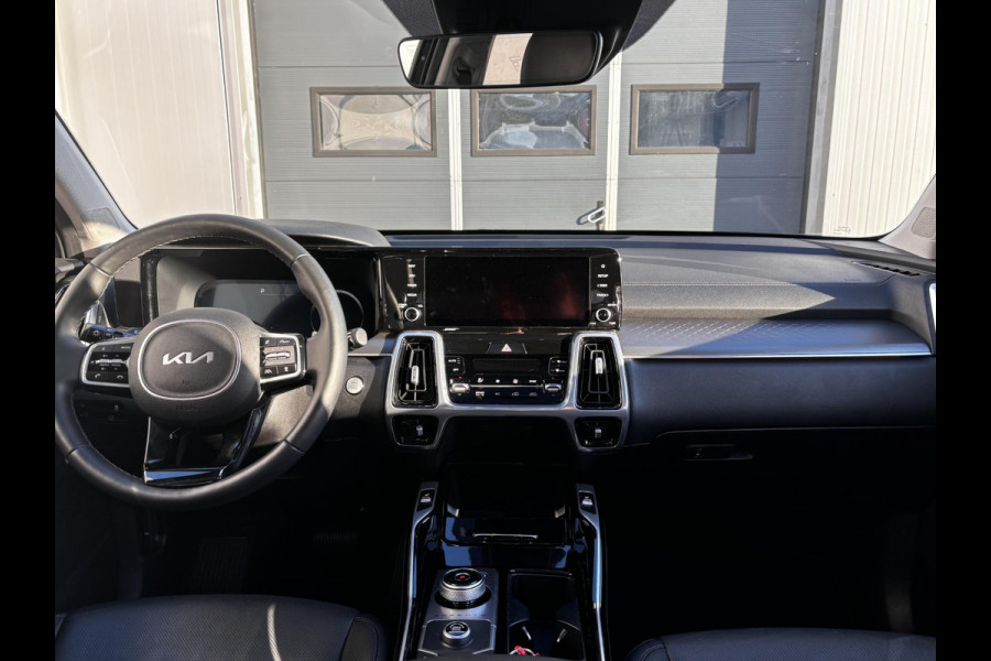 Kia Sorento 1.6 T-GDI Hybrid DynamicPlusLine Automaat | Panoramdak | Leder | Camera | Navi | Stuur/Stoelverwarming | Clima | 19" Velgen | Apple CarPlay/Android Auto | Key-Less | PDC | Cruise | LED |