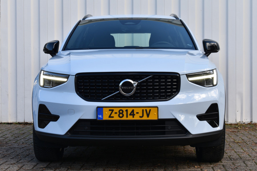 Volvo XC40 2.0 B4 Plus Dark | Trekhaak | Adapt. Cruise control | Harman Kardon | DAB Audio |