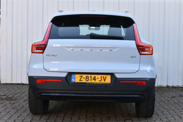 Volvo XC40 2.0 B4 Plus Dark | Trekhaak | Adapt. Cruise control | Harman Kardon | DAB Audio |