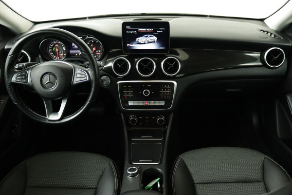 Mercedes-Benz CLA-Klasse 180 Ambition Automaat (CAMERA, NAVIGATIE, CRUISE, PDC, LED, NL-AUTO, GOED ONDERHOUDEN)