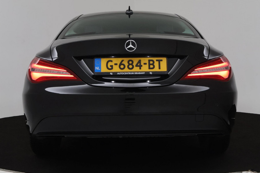 Mercedes-Benz CLA-Klasse 180 Ambition Automaat (CAMERA, NAVIGATIE, CRUISE, PDC, LED, NL-AUTO, GOED ONDERHOUDEN)