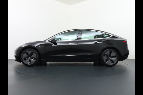 Tesla Model 3 SR+60kWh 325PK AutoPilot FSD.vb Leer PanoDak Adaptive cruise 18" Camera's Elektr.-Stuur+Stoelen+Spiegels+Geheugen+Easy-Entry+Ver Ecc Navigatiesysteem full map LED-a+v Comfortstoel(en) ACC Dual-ECC DAB Voorverwarmen interieur via App Keyless via Telefoonsleutel One-Pedal-Drive Origin. NLse auto !