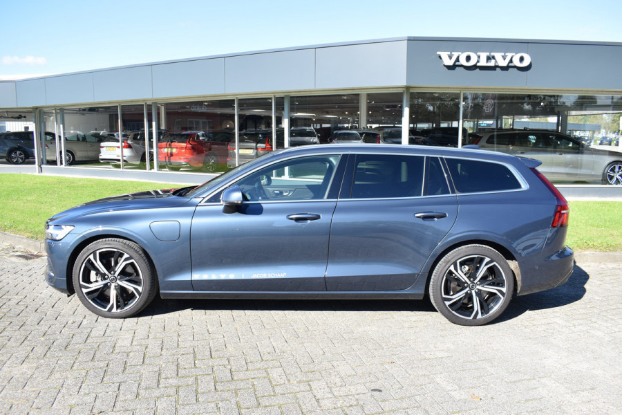 Volvo V60 T6 350PK Automaat Recharge AWD Plus Bright | ACC | Panoramadak | 360 camera | Stuurverwarming | 19"LMV | Elektr. stoel