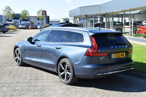 Volvo V60 T6 350PK Automaat Recharge AWD Plus Bright | ACC | Panoramadak | 360 camera | Stuurverwarming | 19"LMV | Elektr. stoel