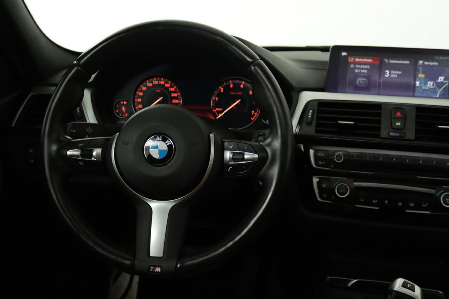 BMW 3 Serie Touring 318i M Sport Corporate Lease Automaat (PANORAMADAK, PDC, STOELV, CRUISE, CLIMATE, NL-AUTO, GOED ONDERHOUD)