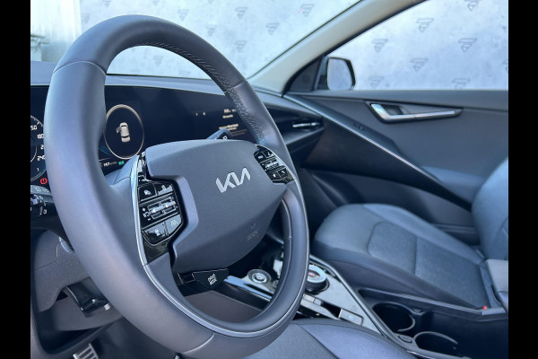 Kia Niro EV ExecutiveLine 64.8 kWh | Automaat | Schuif-/Kanteldak | Leder | Harman/Kardon | Camera | Navi | Stoelverwarming/-ventilatie | Clima | Key-Less | 17” Velgen | PDC | Cruise | LED |