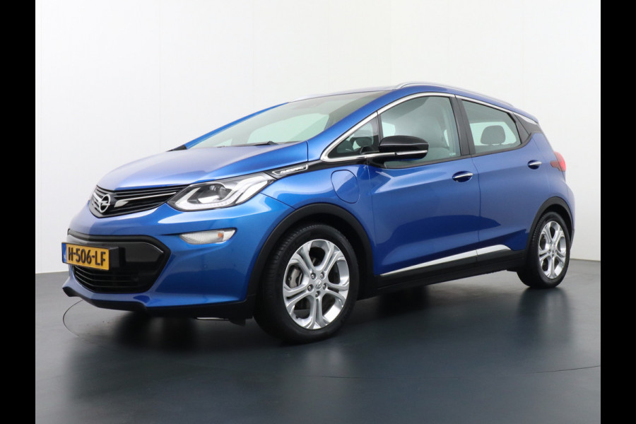 Opel Ampera-E €15.840 na Subsidie Business Executive 65 kWh Nieuwe Accu Carplay/Android Auto Ecc Stoelverwarming PDC DAB Bluetooth Connected services Cruise Control Keyless Led Regen-Licht Sensor €2.000,- Subsidie mogelijk