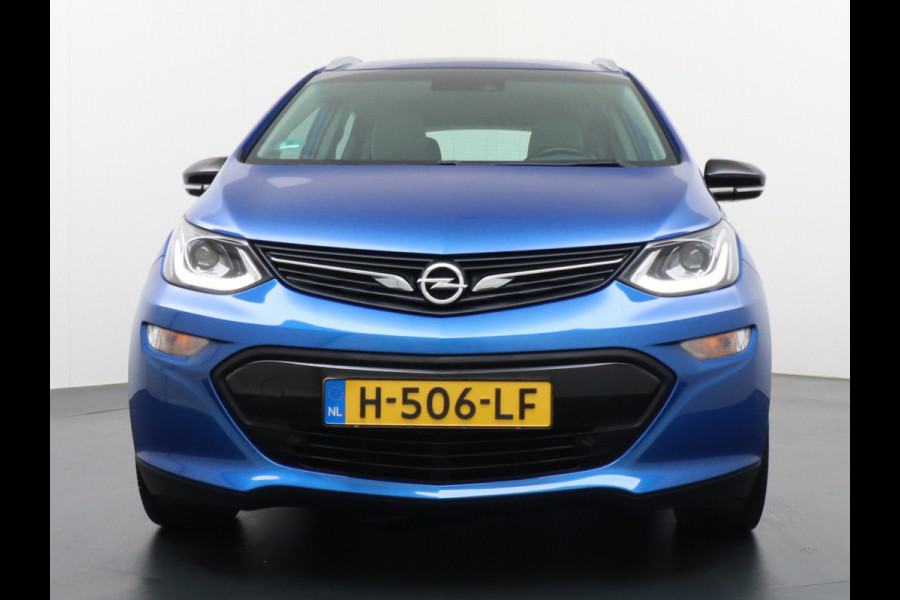 Opel Ampera-E €15.840 na Subsidie Business Executive 65 kWh Nieuwe Accu Carplay/Android Auto Ecc Stoelverwarming PDC DAB Bluetooth Connected services Cruise Control Keyless Led Regen-Licht Sensor €2.000,- Subsidie mogelijk