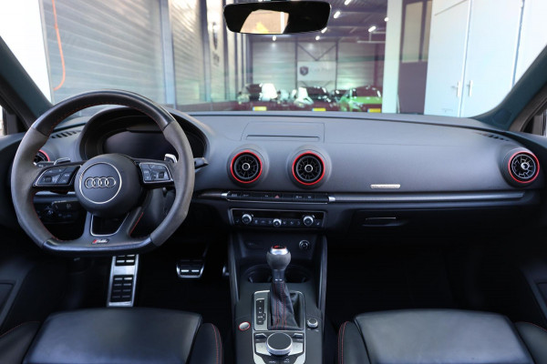 Audi RS3 Sportback 2.5 TFSI quattro MATRIX-LED/VIRTUAL/SCHUIFDAK/SFEER/LEDER+S.VERWARMING/LMV/CAM/ACC/ECC/12 MND GARANTIE!