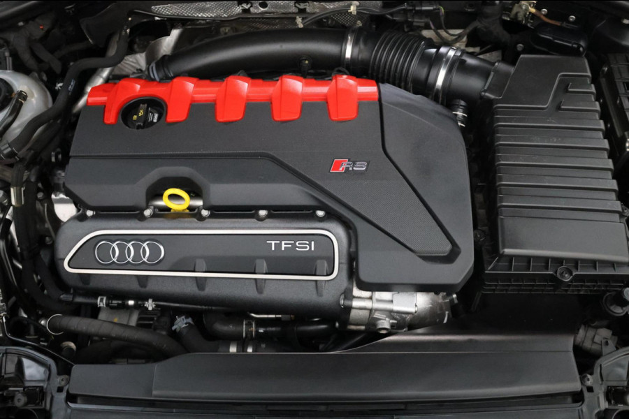 Audi RS3 Sportback 2.5 TFSI quattro MATRIX-LED/VIRTUAL/SCHUIFDAK/SFEER/LEDER+S.VERWARMING/LMV/CAM/ACC/ECC/12 MND GARANTIE!