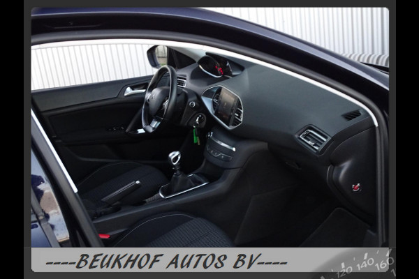 Peugeot 308 1.2 PureTech Navi Carplay Panorama Nieuwe D-Riem