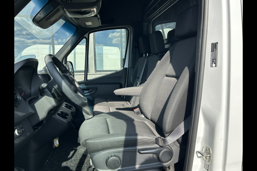 Mercedes-Benz Sprinter 317 CDI L3 H2 3500KG Trekhaak / 9G-TRONIC / MBUX / Camera / Parkeersensoren / Cruise control / Airco / 270 Graden achterdeuren