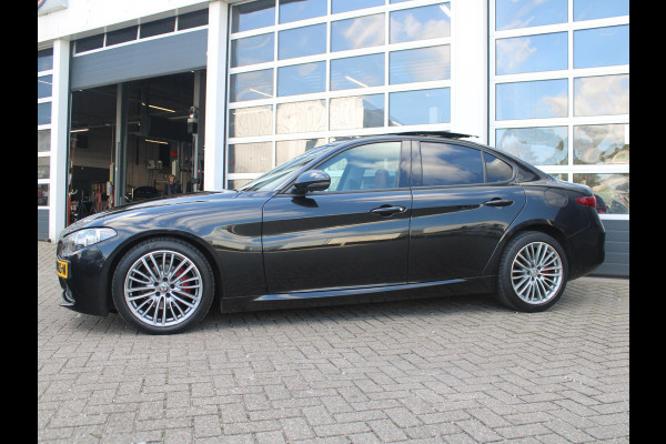 Alfa Romeo Giulia 2.0 Turbo Aut. 200pk Super | Bruin Leder | Schuif/Kanteldak | 18"