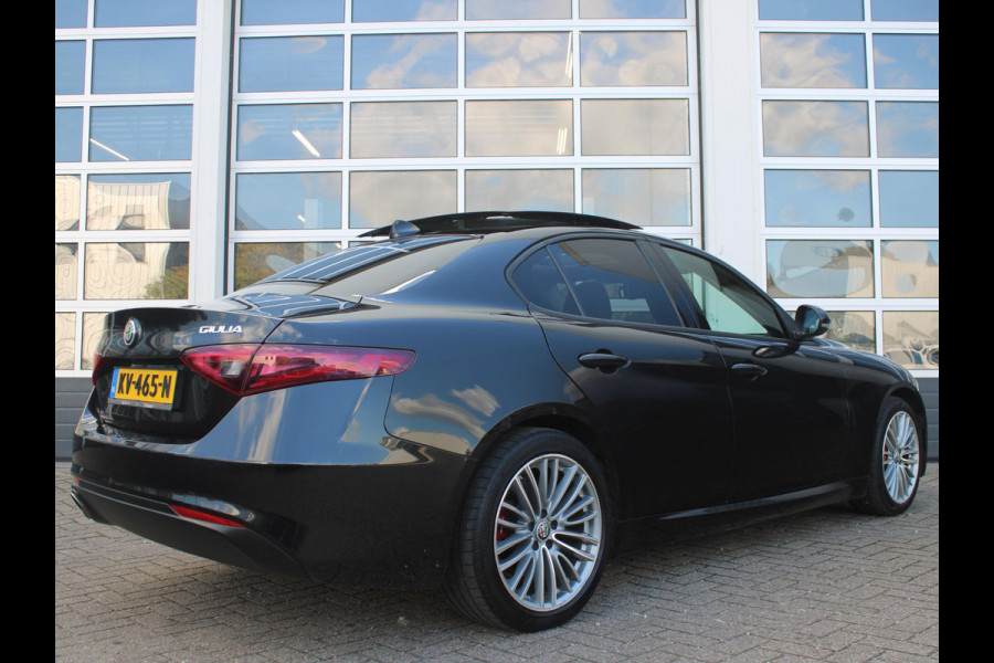 Alfa Romeo Giulia 2.0 Turbo Aut. 200pk Super | Bruin Leder | Schuif/Kanteldak | 18"