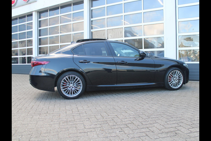 Alfa Romeo Giulia 2.0 Turbo Aut. 200pk Super | Bruin Leder | Schuif/Kanteldak | 18"