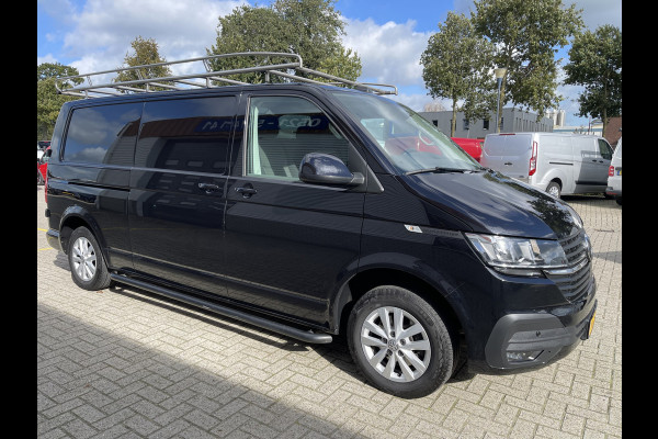 Volkswagen Transporter 2.0 TDI 150pk T6.1 DSG automaat L2H1 28 Highline / vaste prijs rijklaar € 27.950 ex btw / lease vanaf € 455 / airco / cruise / navi / lichtmetalen velgen / trekhaak / camera !