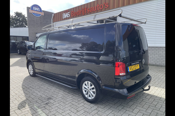 Volkswagen Transporter 2.0 TDI 150pk T6.1 DSG automaat L2H1 28 Highline / vaste prijs rijklaar € 27.950 ex btw / lease vanaf € 455 / airco / cruise / navi / lichtmetalen velgen / trekhaak / camera !