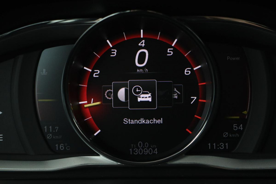 Volvo V60 T3 R-Design | Stoel & Stuurverwarming | Xenon | Navigatie | PDC | Bluetooth | Achterbankverwarming | Half leder