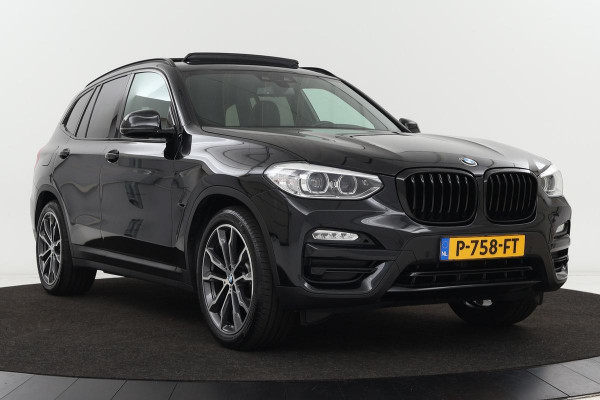 BMW X3 xDrive20i | Panoramadak | Trekhaak | Leder | Park Assist | Full LED | Navigatie | Climate control | Cruise control