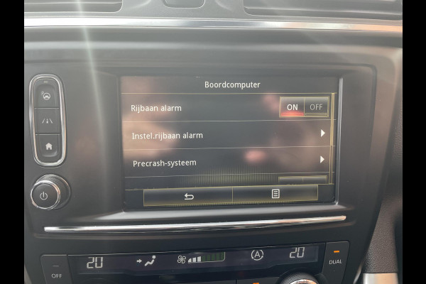 Renault Kadjar 1.2 TCe Bose Navigatie Led verlichting Leder interieur Camera 19 inch lichtmetalen velgen