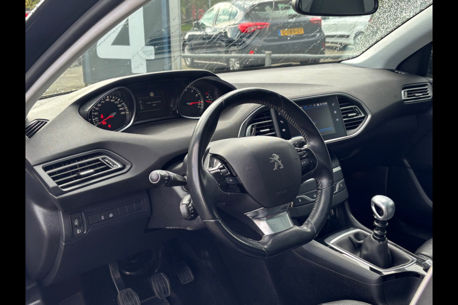 Peugeot 308 SW BWJ 2019 | 1.2 PT 111PK Executive NWE DISTRIBUTIE | CLIMA | NAVI | PANO DAK | LEER | CARPLAY |