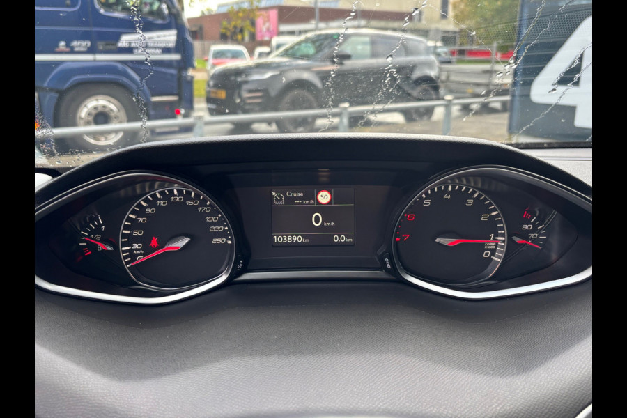 Peugeot 308 SW BWJ 2019 | 1.2 PT 111PK Executive NWE DISTRIBUTIE | CLIMA | NAVI | PANO DAK | LEER | CARPLAY |