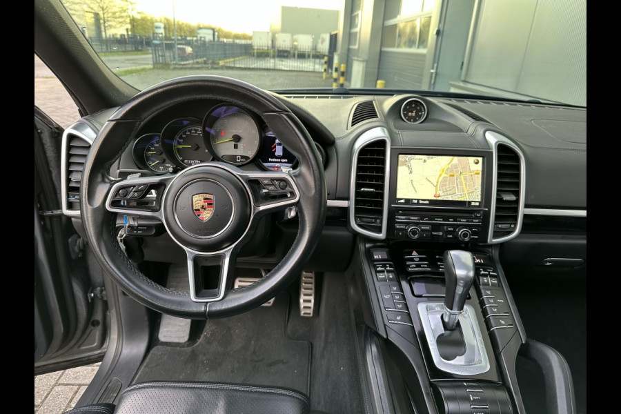 Porsche Cayenne 3.0 S E-Hybrid Pl Ed FULL MATT GREY PANO NAVI CR CONTROL