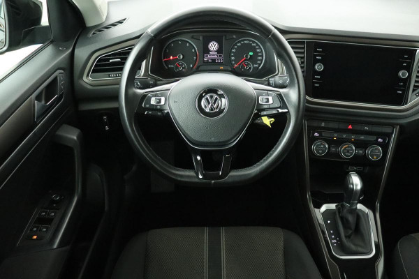 Volkswagen T-Roc 1.5 TSI Style | Carplay | Trekhaak | Climate control | Navigatie | DAB+ | Adaptive Cruise | PDC