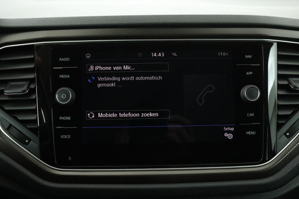 Volkswagen T-Roc 1.5 TSI Style | Carplay | Trekhaak | Climate control | Navigatie | DAB+ | Adaptive Cruise | PDC