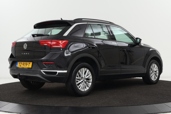 Volkswagen T-Roc 1.5 TSI Style | Carplay | Trekhaak | Climate control | Navigatie | DAB+ | Adaptive Cruise | PDC