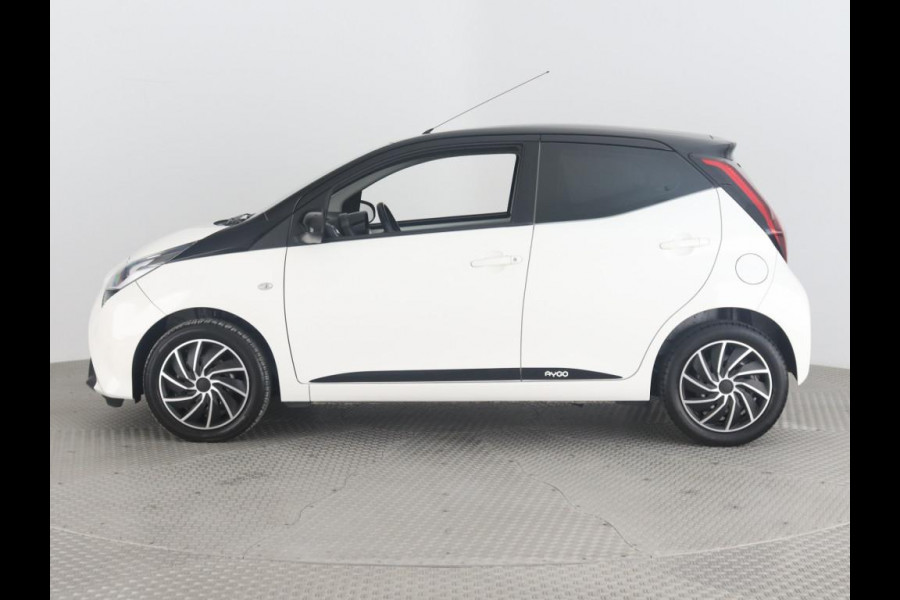 Toyota Aygo 1.0 X-PLAY BI-TONE AUTOMAAT