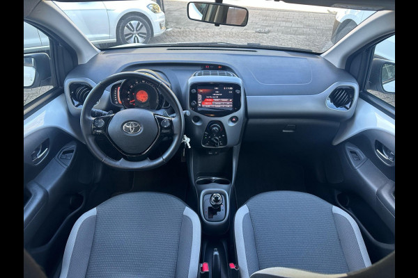 Toyota Aygo 1.0 X-PLAY BI-TONE AUTOMAAT